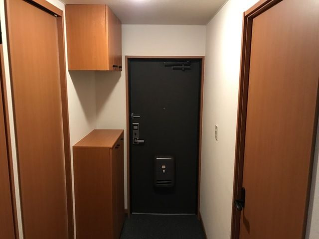 グリーンヒル弐番館の玄関