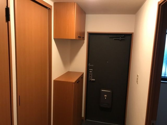 グリーンヒル弐番館の玄関