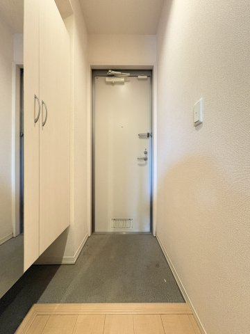 アゼリアヒルズの玄関|高崎、前橋のお部屋探しはエンドスケープまで！お客様の理想お聞かせ下さい♪