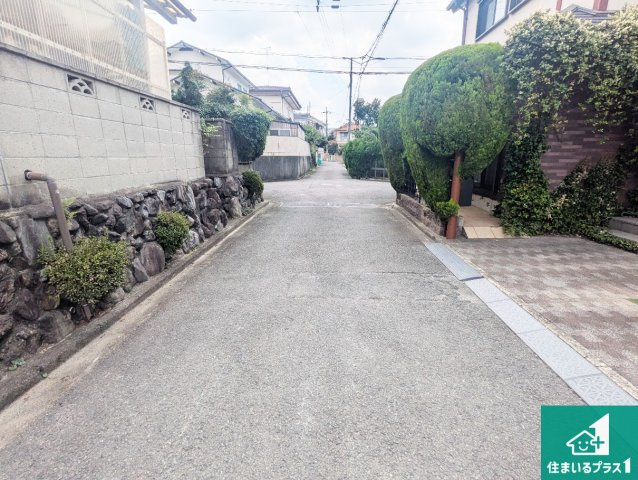 枚方市長尾台　第1期　新築一戸建ての前面道路含む現地写真|周辺は落ち着いた街並みの住宅地！子育てがしやすい住環境です！まだ未完成ですが、現地でしかわからない事もございます。是非一度ご覧ください。
