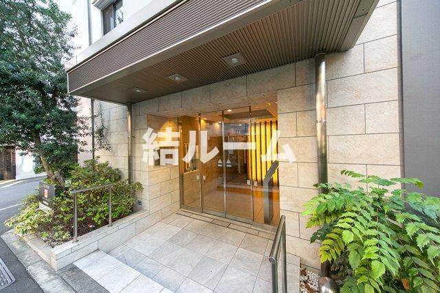 豊島区南大塚２丁目の賃貸マンションのエントランス