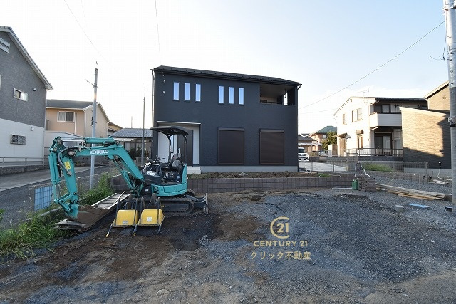 リーブルガーデン  日立市滑川本町　4期　1の駐車場|駐車場は9月完成予定。建物の内覧は可能です。HPから、またお電話でも、お気軽にお問い合わせください。