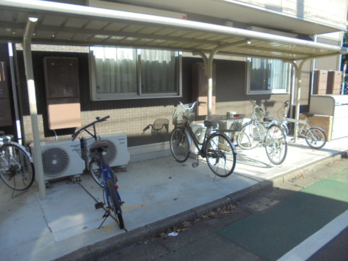 グリーンフォレスト府中の駐車場