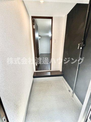 新喜多東２丁目テラスハウスの玄関