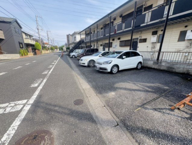 第五早川ハウスの駐車場