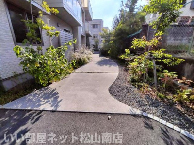 【エントランス】 | レフィナード桑原