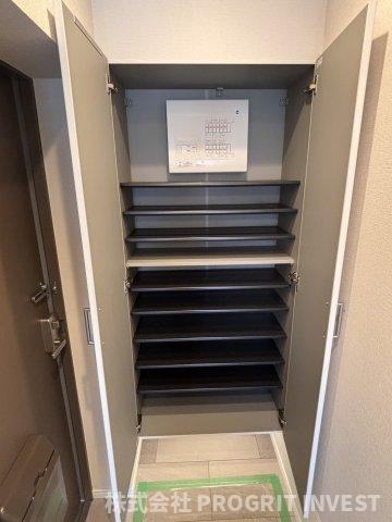 フォレステージ西早稲田の収納|シューズボックス