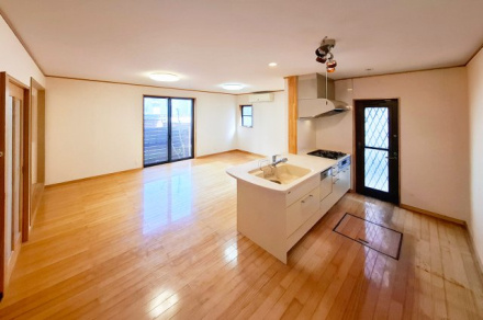 貝塚市東山1丁目　中古戸建の居間・リビング