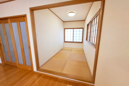 貝塚市東山1丁目　中古戸建の和室|畳コーナー3.5帖