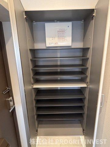 フォレステージ西早稲田の収納|シューズボックス

