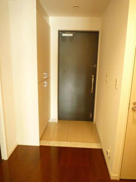 リベルテ等々力の玄関