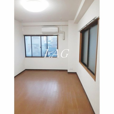 【居間・リビング】 | レジェンド森下 | 洋室のお部屋です。