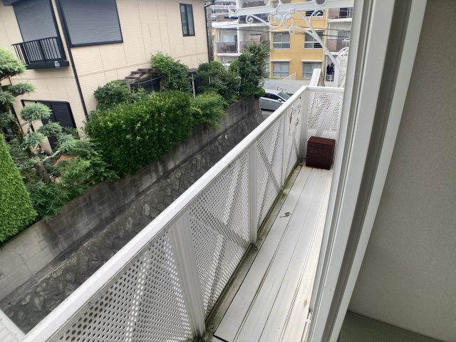 フレグランス南五葉のバルコニー|バルコニー日当たり良好、雨戸も完備