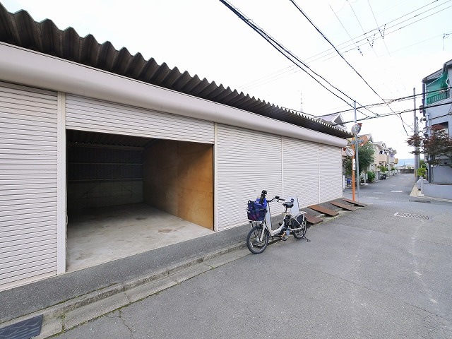 堀田ガレージ
