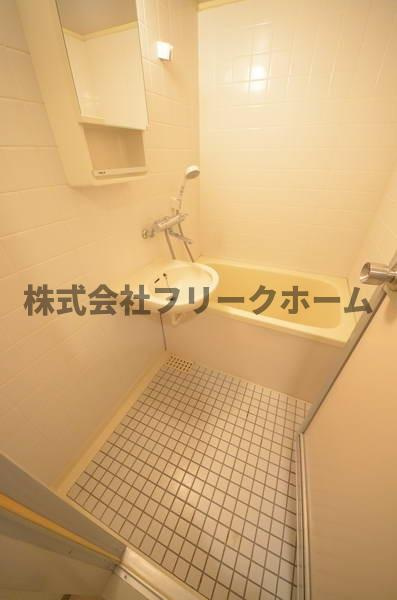三鷹市新川６丁目の賃貸マンションの浴室