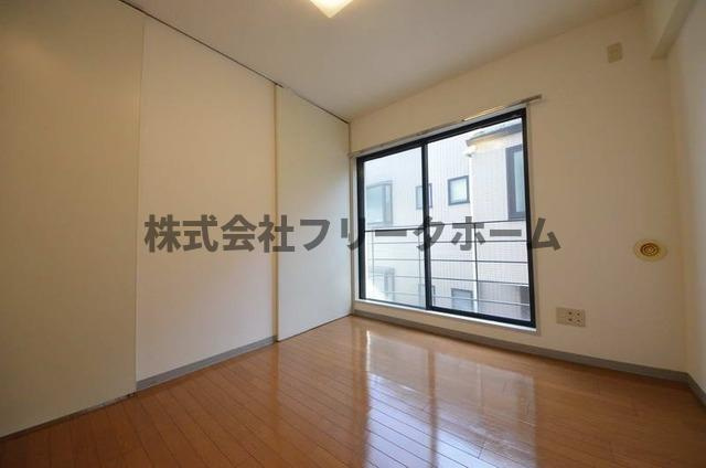 三鷹市新川６丁目の賃貸マンションの寝室
