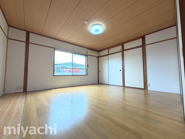 ことぶきマンションの洋室