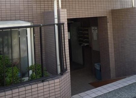 アーバ・ハイツ西早稲田のエントランス