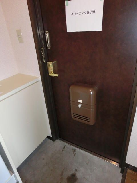 アーバ・ハイツ西早稲田の玄関