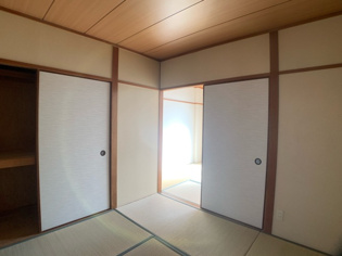 シャルム南台2の寝室