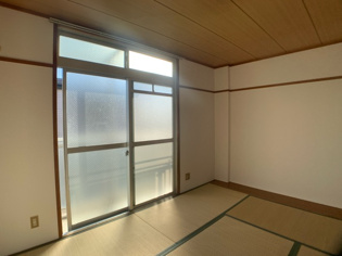 シャルム南台2の和室