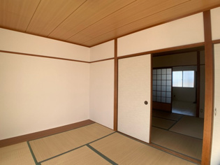 シャルム南台2の和室