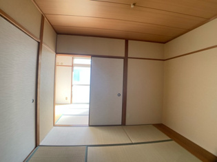 シャルム南台2の寝室