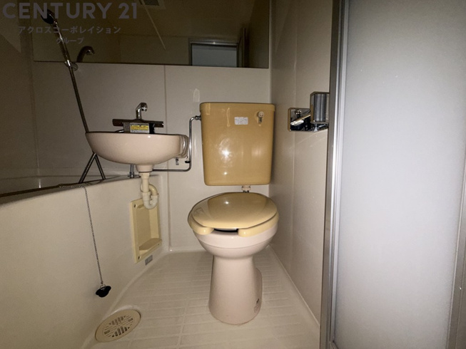 浴室内にトイレがあります☆