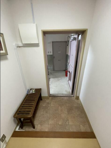 中町マンションの玄関