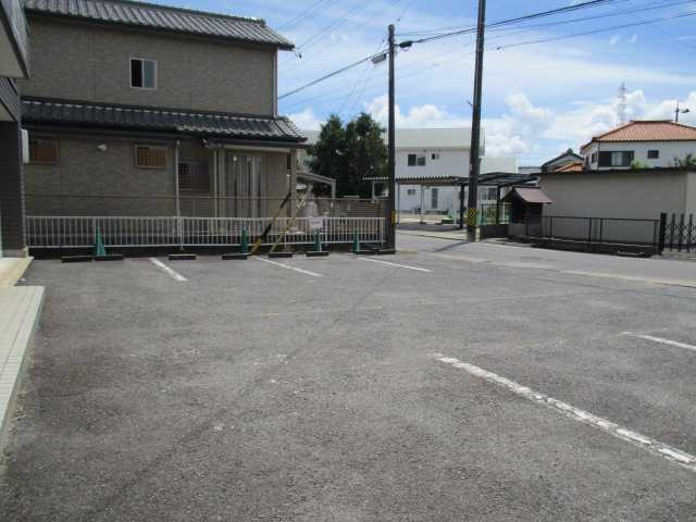 刈谷市一ツ木町貸店舗・事務所の駐車場