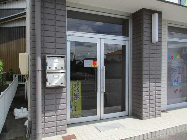 刈谷市一ツ木町貸店舗・事務所のエントランス