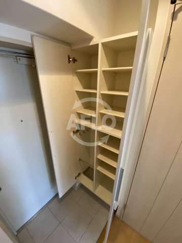 クレグラン北梅田の玄関|クレグラン北梅田　下駄箱