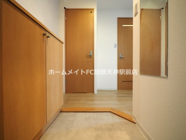マインズ・コム南森町の玄関