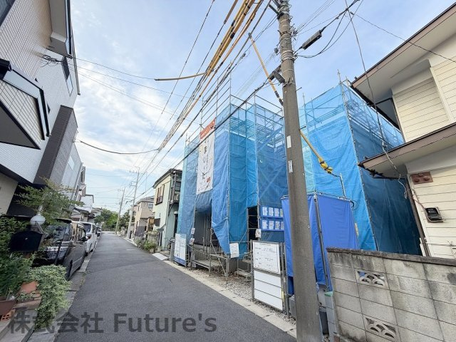 三郷市寄巻　新築戸建　全1棟の前面道路含む現地写真|前面道路含む現地写真です。