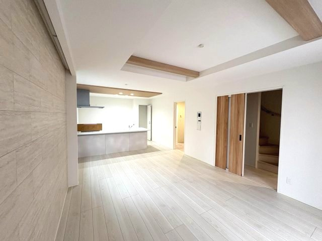 《仲介手数料半額》川越市新宿町３丁目　2号棟の居間・リビング|LDK16.75帖