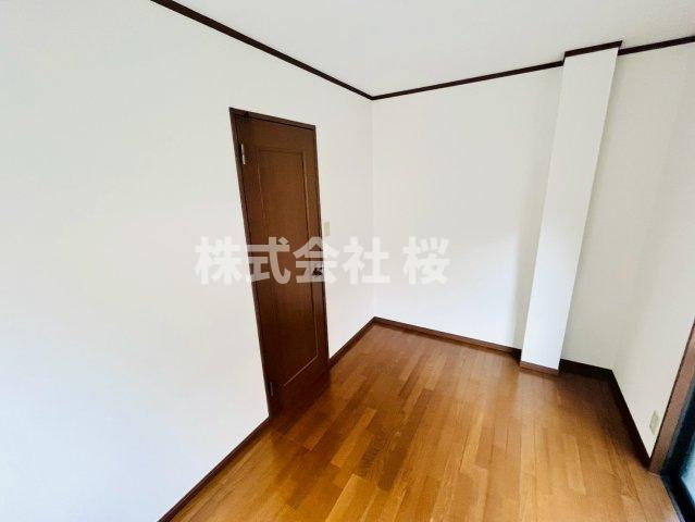 淀川区塚本５丁目　中古戸建の洋室|スタンダードな洋室です