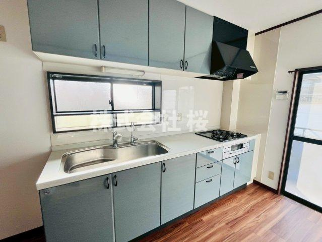 淀川区塚本５丁目　中古戸建のキッチン|コンパクトなキッチンで掃除もラクラク
