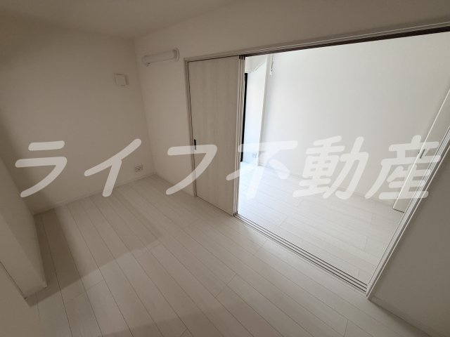H-maison衣摺Ⅲの居間・リビング|こちらの居間で趣味の時間をお楽しみください