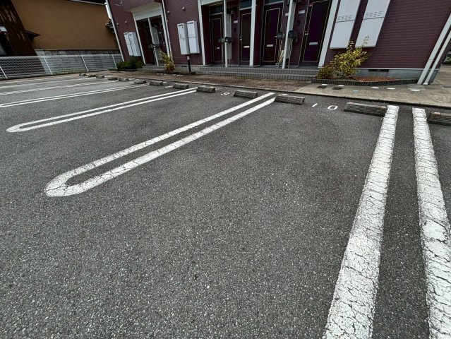 メゾン・エトワールの駐車場
