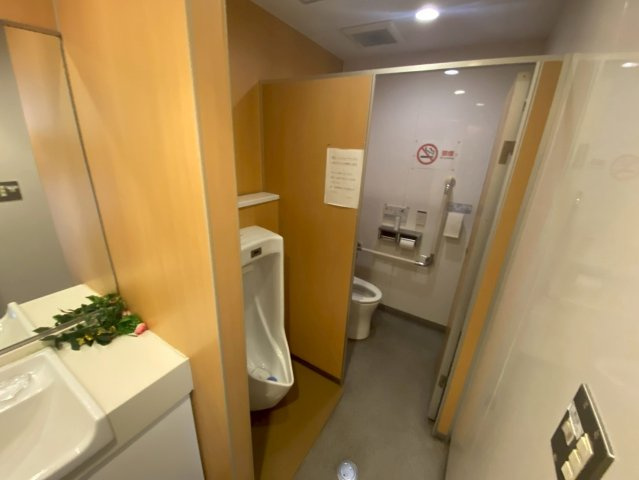 木村建設工業ビルの玄関