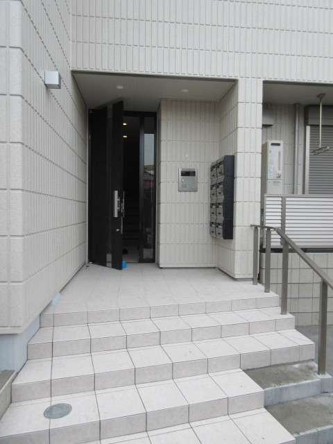 コンフォートハイムのエントランス|安心のオートロックエントランス