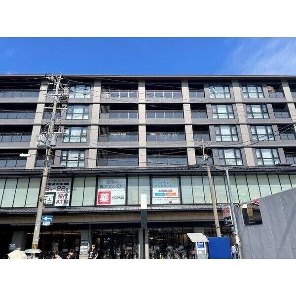 ブランズ伏見桃山の外観
