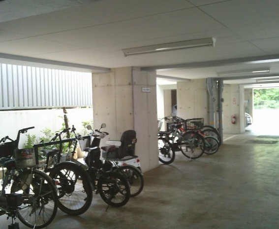 ライオンズマンション湯河原万葉公園の駐輪場|駐輪場置場もあります※空要確認