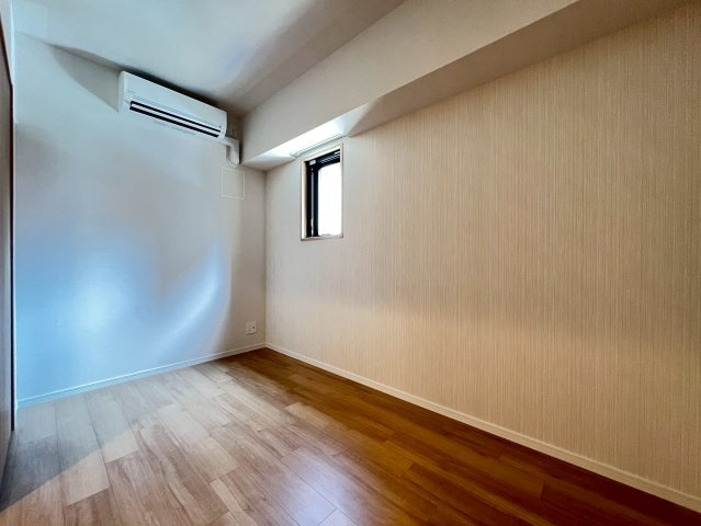 スプランディッド本町グランの洋室