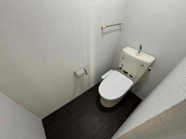 東垂水2丁目戸建のトイレ