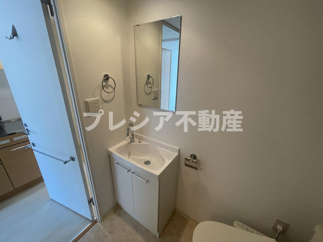 セレニテ甲子園Ⅰの独立洗面台
