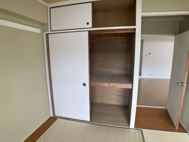 ベルダ鈴蘭台の収納|押し入れ収納