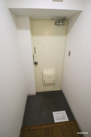 新大阪コーポビアネーズ　仲介手数料無料の玄関