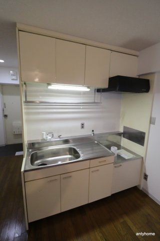 新大阪コーポビアネーズ　仲介手数料無料のキッチン