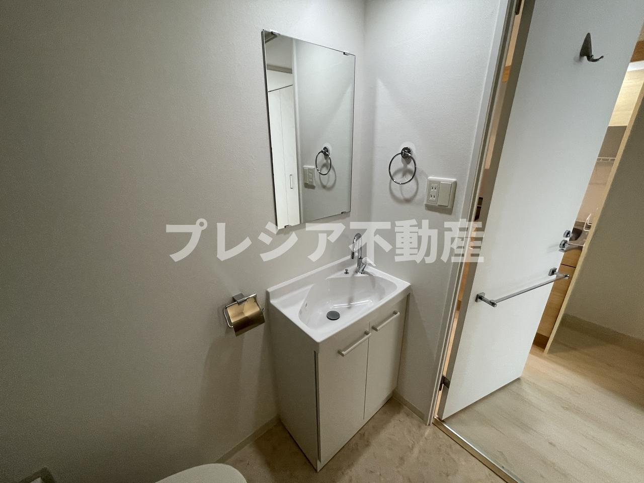 セレニテ甲子園Ⅱの独立洗面台